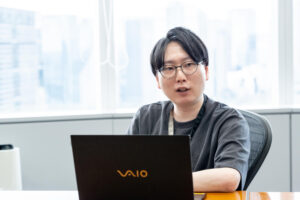株式会社ユニリタ様のインサイドセールス支援に関するインタビューの様子